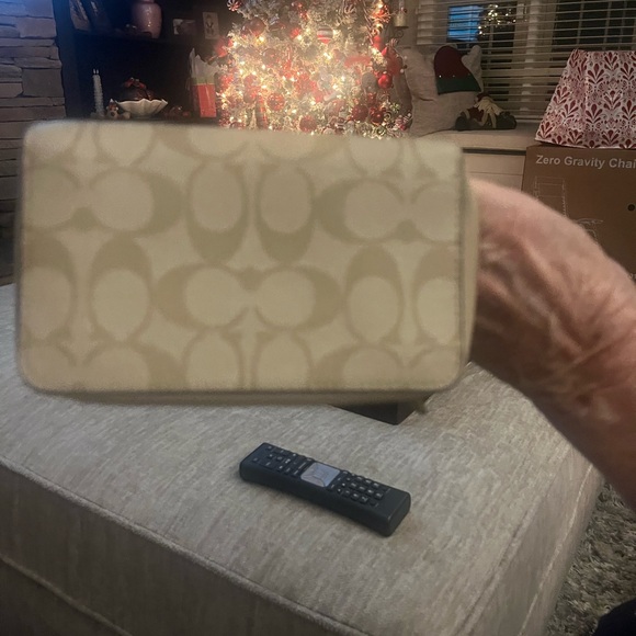Coach Beige Signature Wallet - Picture 4 of 4